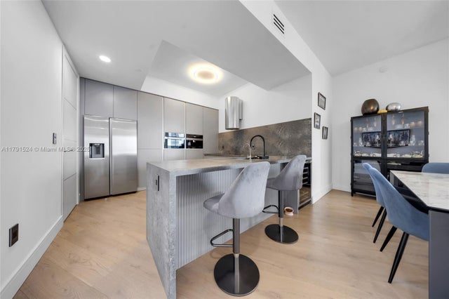 4 of 27 - 16001 Collins Ave 2+den 707, Sunny Isles Beach, FL