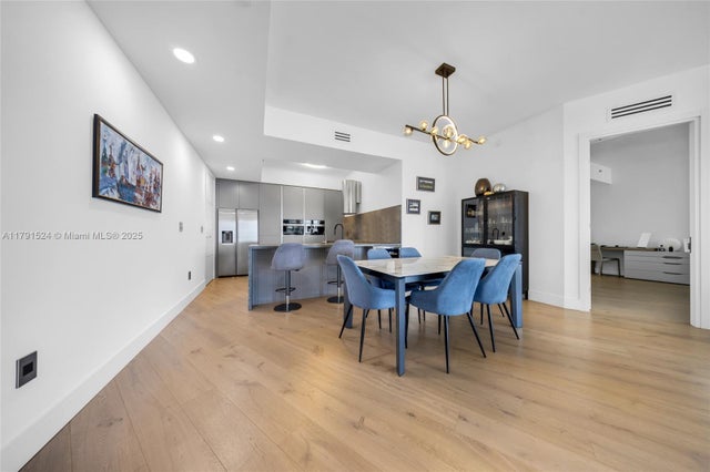 5 of 27 - 16001 Collins Ave 2+den 707, Sunny Isles Beach, FL