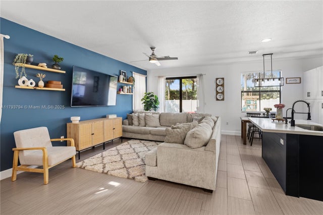 1 of 34 - 4859 Nw 55th Pl, Tamarac, FL