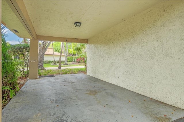 4 of 39 - 8097 Royal Palm Cir, Tamarac, FL