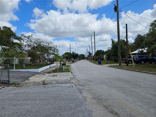 2 of 30 - 1112 Evanston St, Sebring, FL