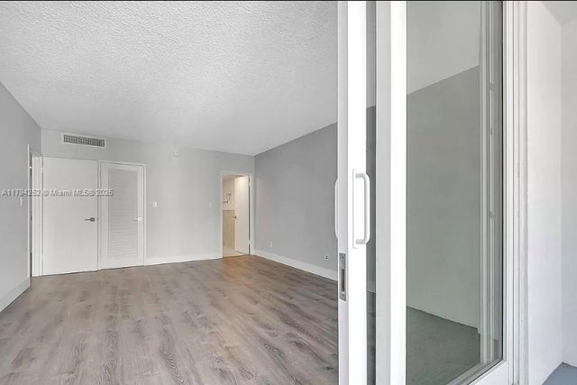 4 of 41 - 5401 Collins Ave 411, Miami Beach, FL