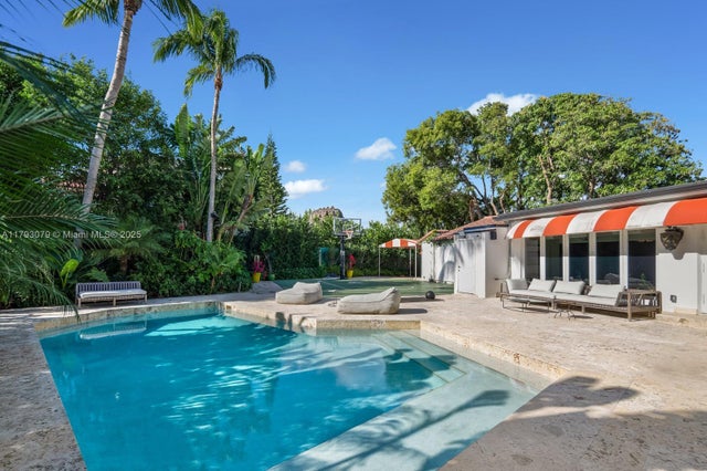 1 of 38 - 3026 Flamingo Dr, Miami Beach, FL