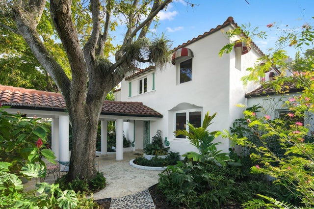 2 of 38 - 3026 Flamingo Dr, Miami Beach, FL