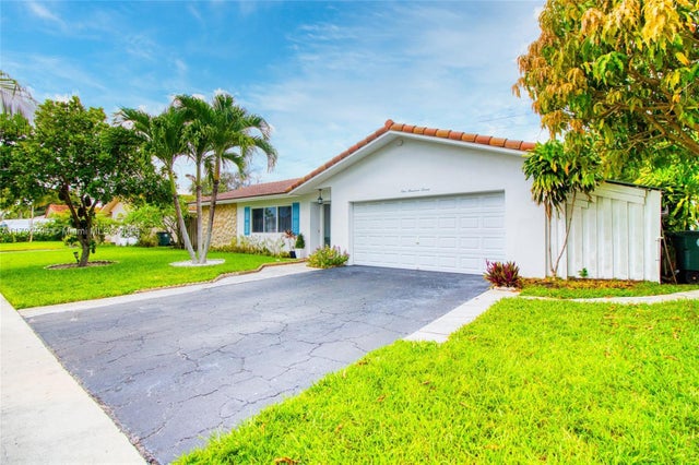 2 of 46 - 107 Winged Foot Ln, Boca Raton, FL