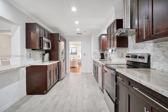 5 of 11 - 850 Ne 182nd Ter, North Miami Beach, FL