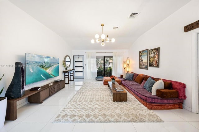 1 of 34 - 480 Nw 88th Ter, El Portal, FL