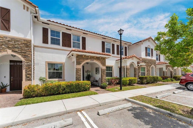 4 of 43 - 5301 Ellery Ter, West Palm Beach, FL