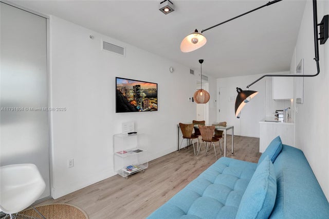 3 of 38 - 6080 Collins Ave 520, Miami Beach, FL
