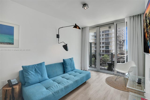 5 of 38 - 6080 Collins Ave 520, Miami Beach, FL