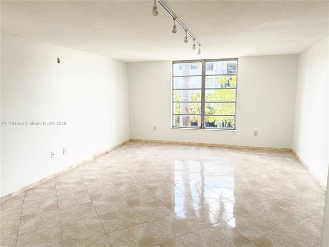 4 of 14 - 1075 93rd St 307, Bay Harbor Islands, FL