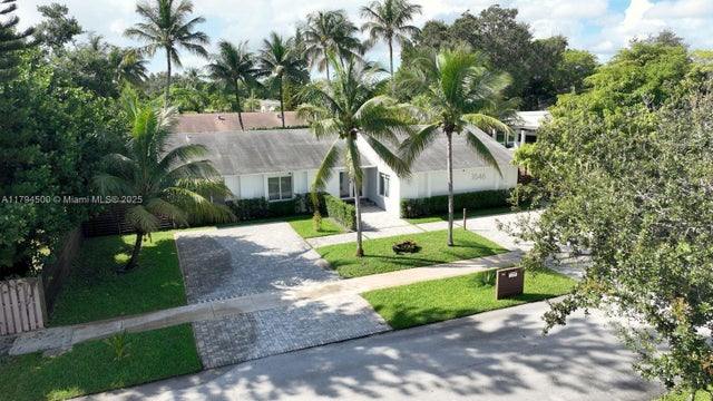 2 of 29 - 1846 Ne 211th Ln, Miami, FL