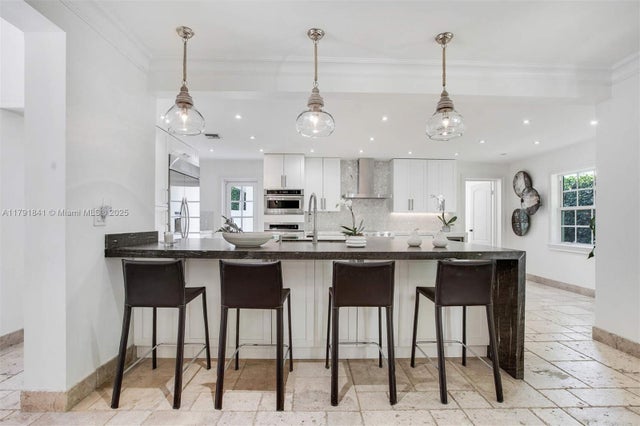 4 of 52 - 1161 Sunset Dr, Coral Gables, FL