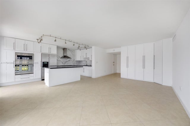 5 of 20 - 1600 S Bayshore Ln 8d, Coconut Grove, FL