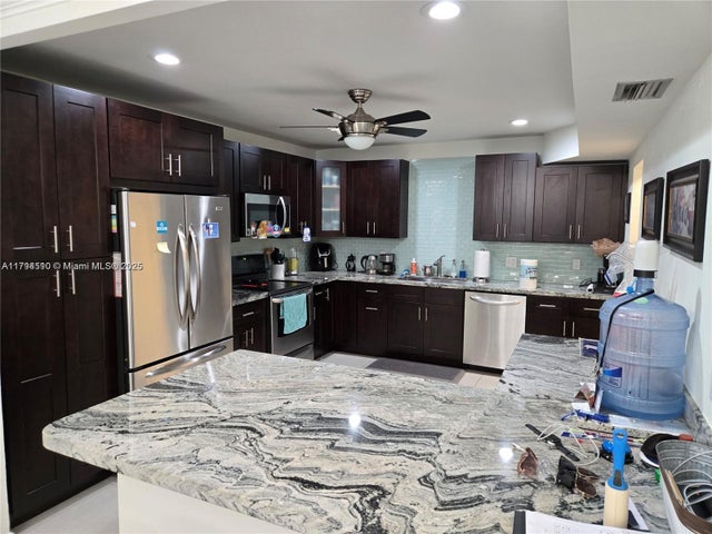 3 of 35 - 295 Jacaranda Dr 20, Plantation, FL
