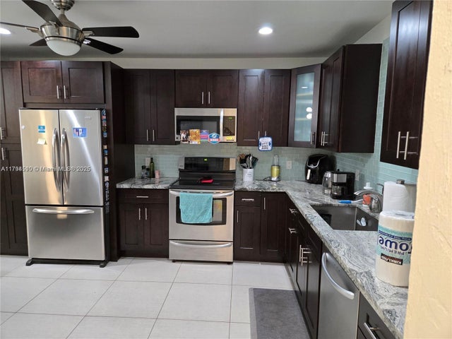 4 of 35 - 295 Jacaranda Dr 20, Plantation, FL