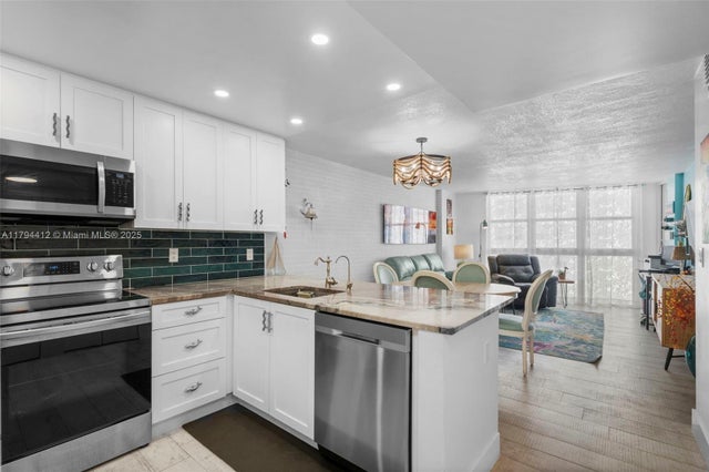 3 of 26 - 1228 West Ave 605, Miami Beach, FL