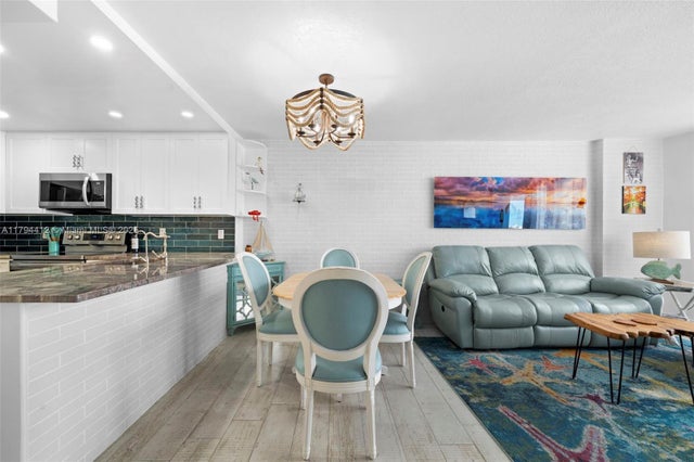 4 of 26 - 1228 West Ave 605, Miami Beach, FL