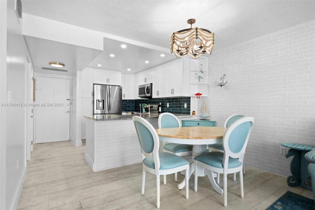 5 of 26 - 1228 West Ave 605, Miami Beach, FL