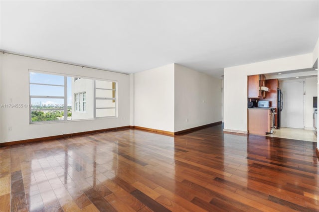 3 of 22 - 11111 Biscayne Blvd 10h, Miami, FL