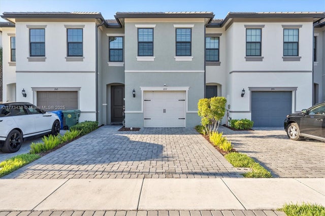 1 of 45 - 2157 S Appleton Cir S 2157, Oakland Park, FL