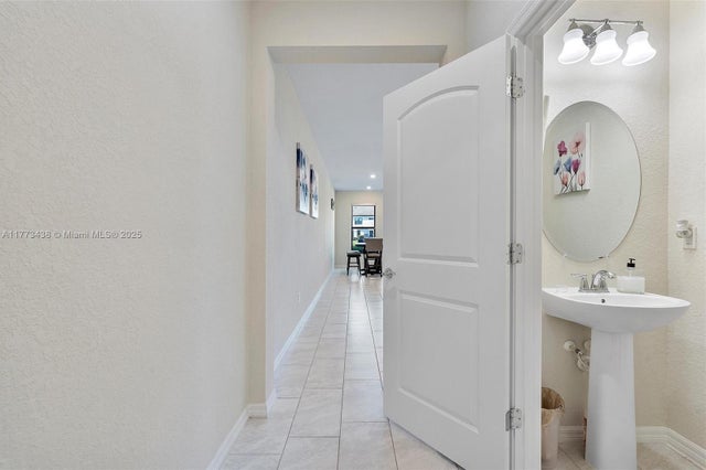 4 of 45 - 2157 S Appleton Cir S 2157, Oakland Park, FL
