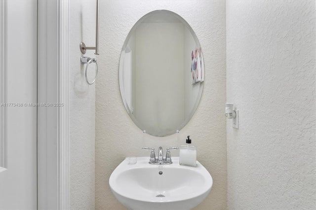 5 of 45 - 2157 S Appleton Cir S 2157, Oakland Park, FL