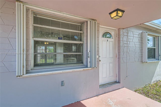 3 of 22 - 6437 Custer St, Hollywood, FL