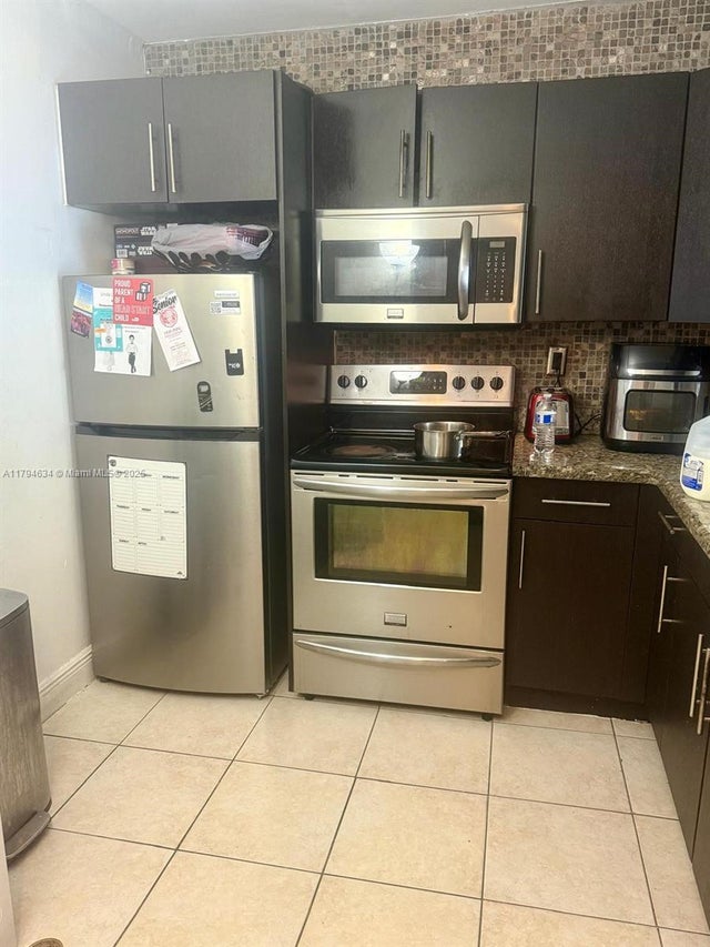 4 of 18 - 488 Nw 165th St Rd B-512, Miami, FL