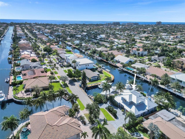 4 of 48 - 2340 Ne 48th St, Lighthouse Point, FL