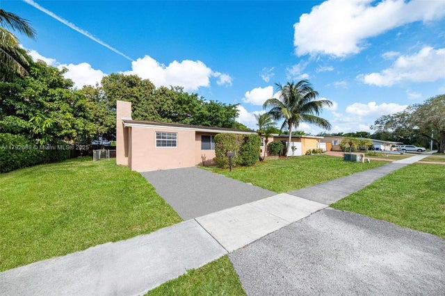 3 of 38 - 2821 N 74th Ave, Hollywood, FL