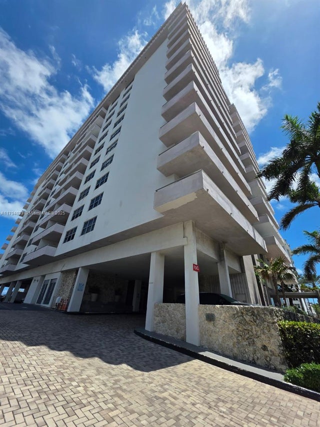 9225 Collins Ave 1409, Surfside