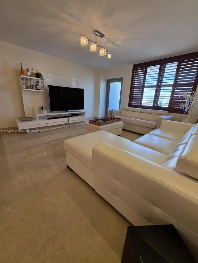 4 of 41 - 9225 Collins Ave 1409, Surfside, FL