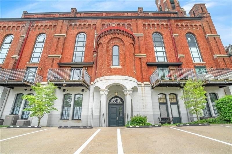 1 Pius Street B1, South Side