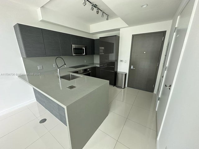 5 of 14 - 1080 Brickell Ave 303, Miami, FL