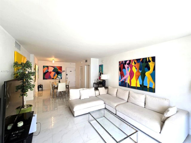 3 of 38 - 5600 Collins Ave 7v, Miami Beach, FL