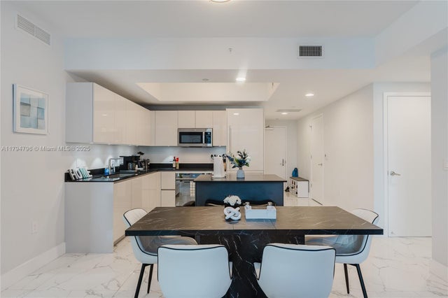 5 of 65 - 1010 Brickell Ave 2709, Miami, FL