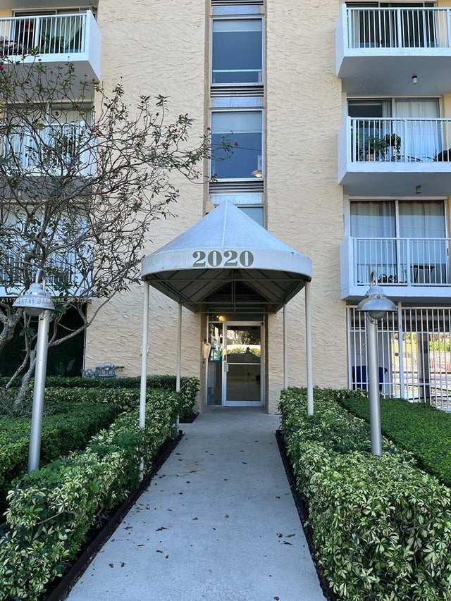 5 of 10 - 2020 Ne 135th St 609, North Miami, FL