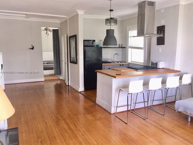 2 of 6 - 1611 Michigan Ave 19, Miami Beach, FL