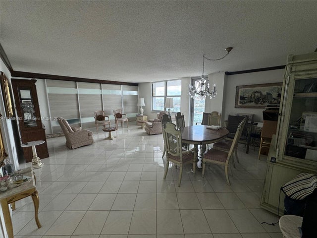 4 of 20 - 9511 Collins Ave 909, Surfside, FL