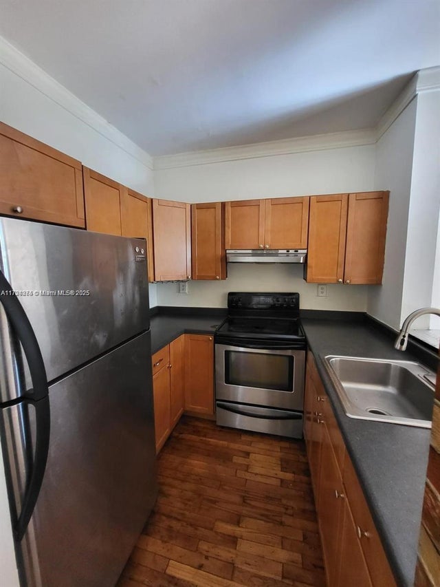 4 of 6 - 842 Meridian Ave 3a, Miami Beach, FL