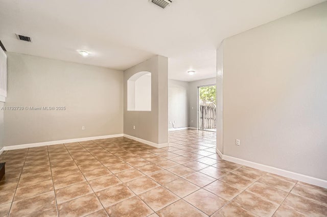 4 of 22 - 894 Sw 151st Pl, Miami, FL