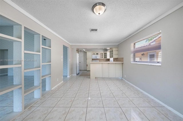 3 of 50 - 9330 Nw 39th St, Sunrise, FL
