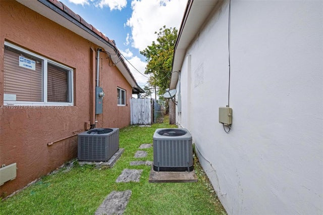 4 of 32 - 7817 Ne Madeira St, Miramar, FL