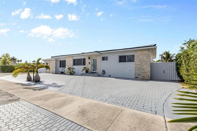 3 of 63 - 9365 Sw 44th St, Miami, FL