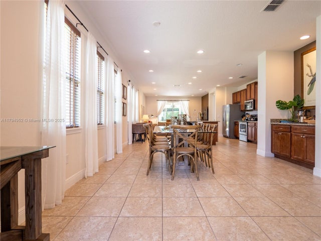 3 of 23 - 311 W Falls, Kissimmee, FL