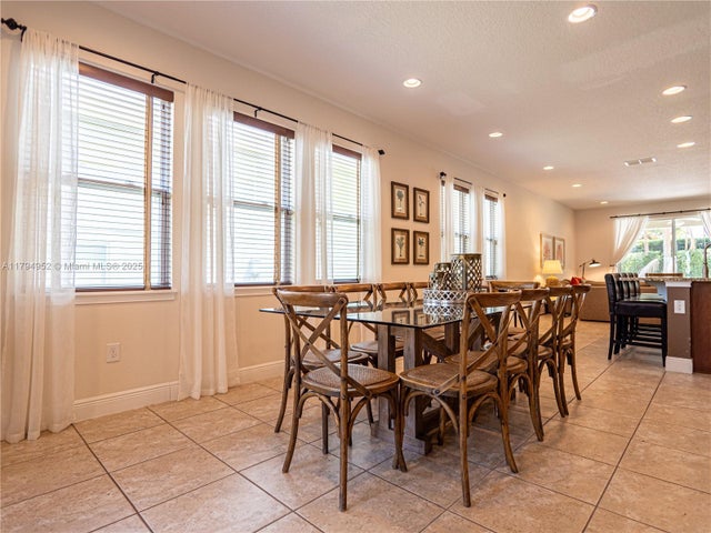 5 of 23 - 311 W Falls, Kissimmee, FL