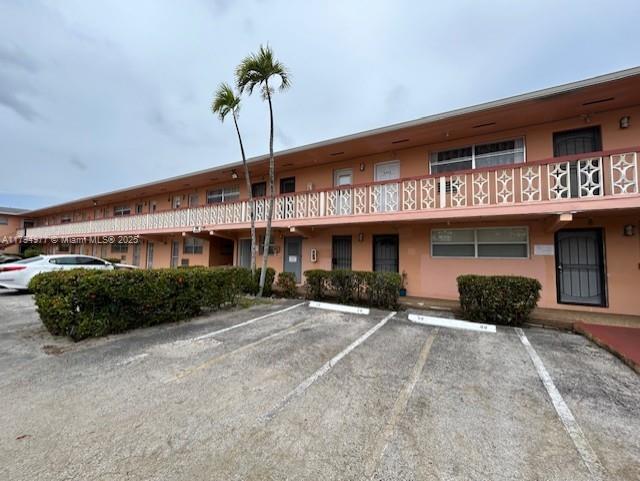 1 of 10 - 285 Ne 191st St 2923, Miami, FL
