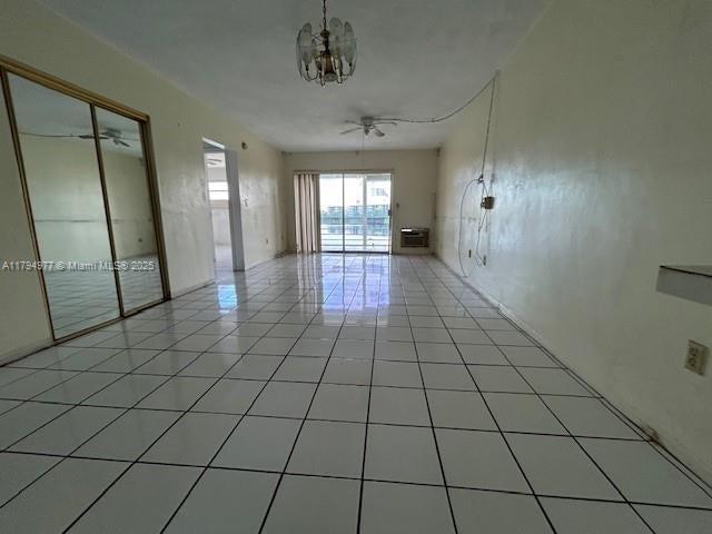 2 of 10 - 285 Ne 191st St 2923, Miami, FL