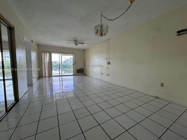 4 of 10 - 285 Ne 191st St 2923, Miami, FL